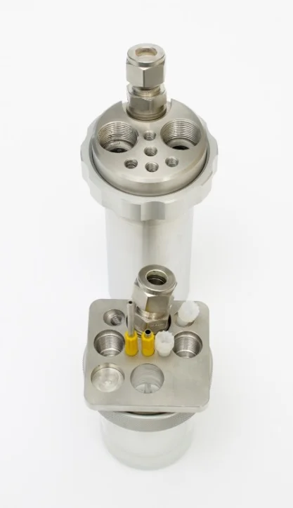 High-pressure reactor vessel and lid detail